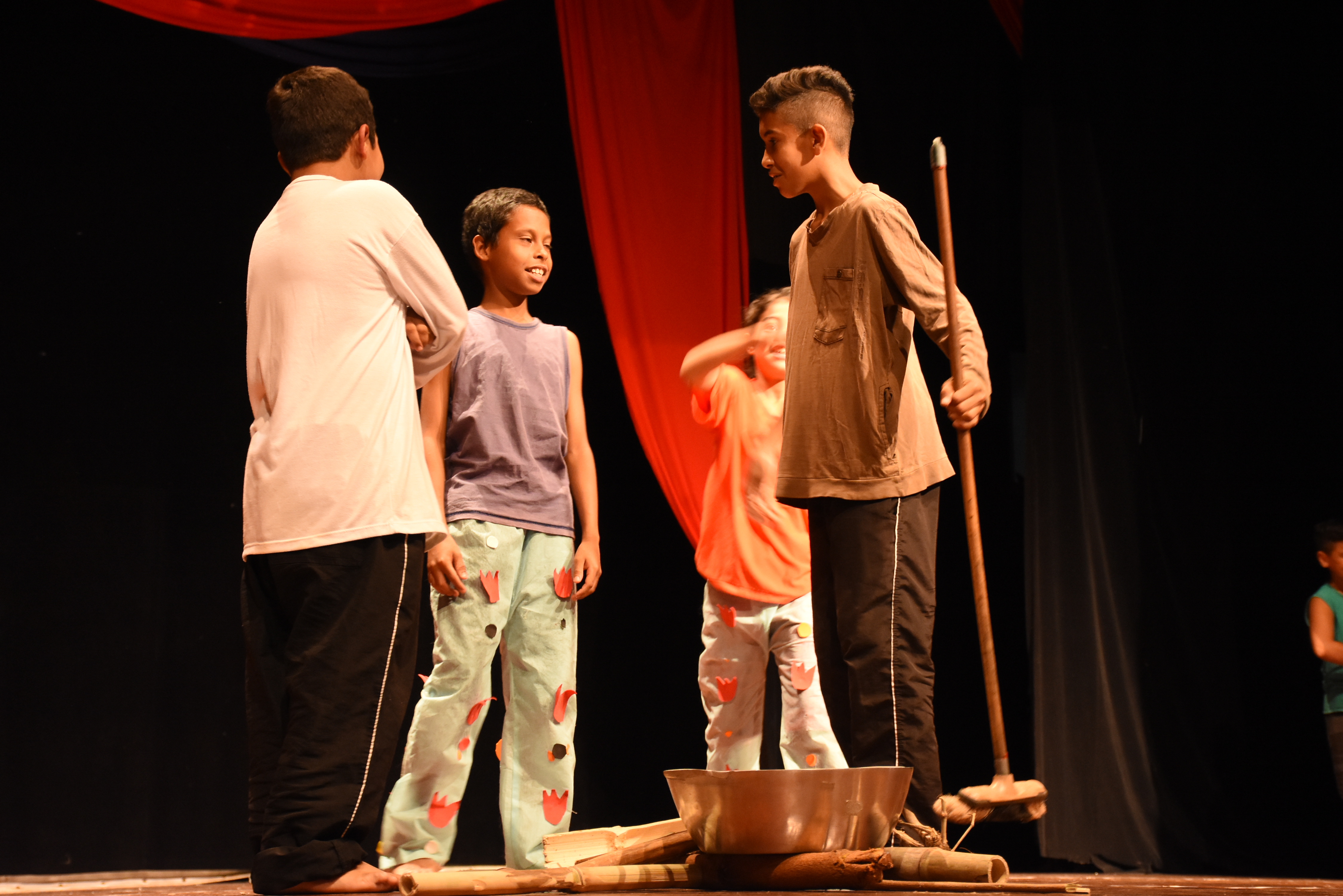 Prefeitura abre processo seletivo para professores temporários do Projeto DEAC