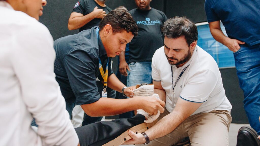 Sesau retoma projeto ‘Prevenir para Salvar’ que ensina primeiros socorros à população Sesau retoma projeto ‘Prevenir para Salvar’ que ensina primeiros socorros à população