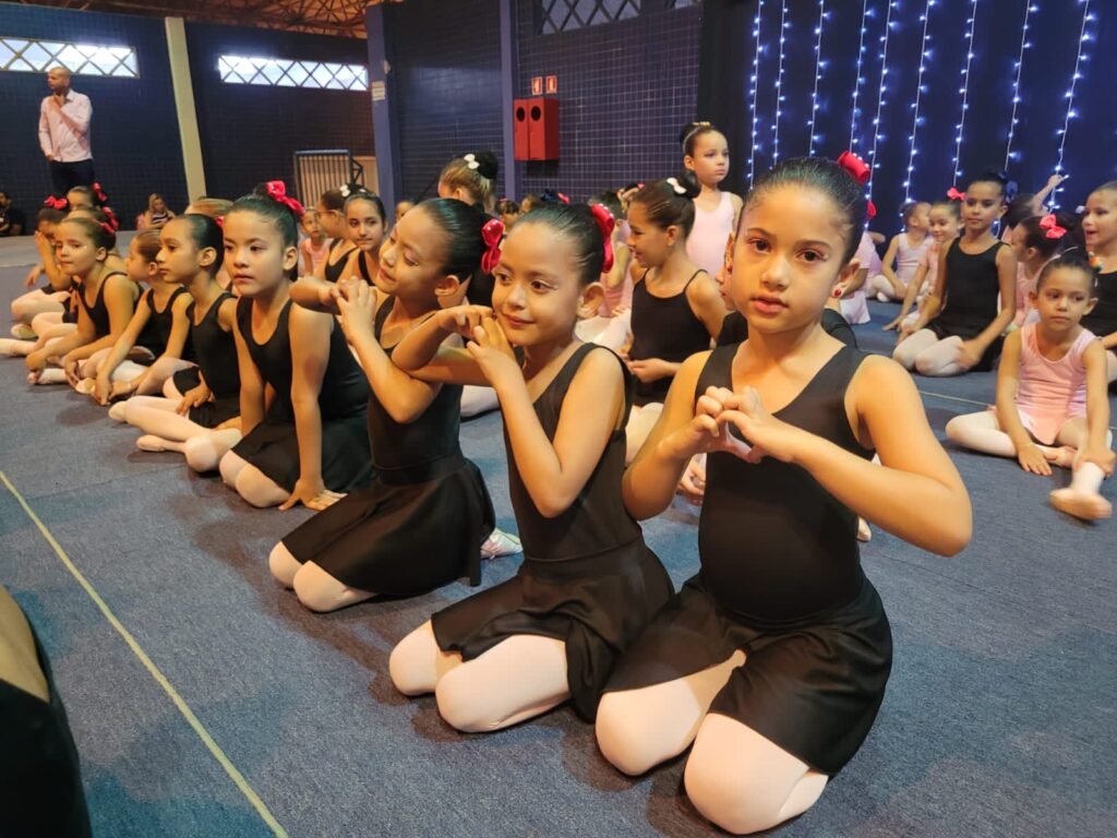 Parque Jacques da Luz recebe espetáculo de Ballet com o tema “Dia da Família” Parque Jacques da Luz recebe espetáculo de Ballet com o tema “Dia da Família”