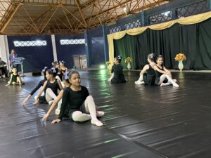 Escola Pública de Ballet emociona no Dia da Família da Funesp