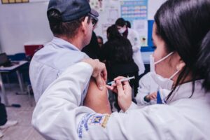 Duas unidades terão plantão de vacinação neste sábado (18)