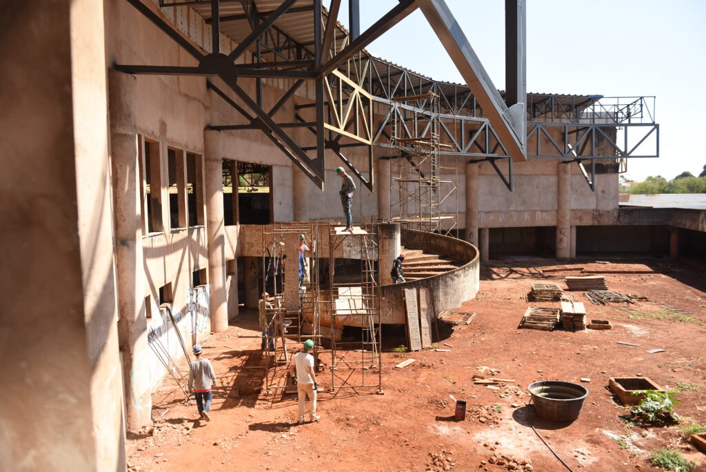 Obras retomadas transformam bairros e renovam a esperança dos moradores da Capital Obras retomadas transformam bairros e renovam a esperança dos moradores da Capital