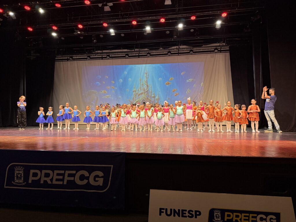 IMG 3493 Prefeitura realiza espetáculo ‘O Reino das Águas – Fundo do Mar’ com alunos de Oficina Pública