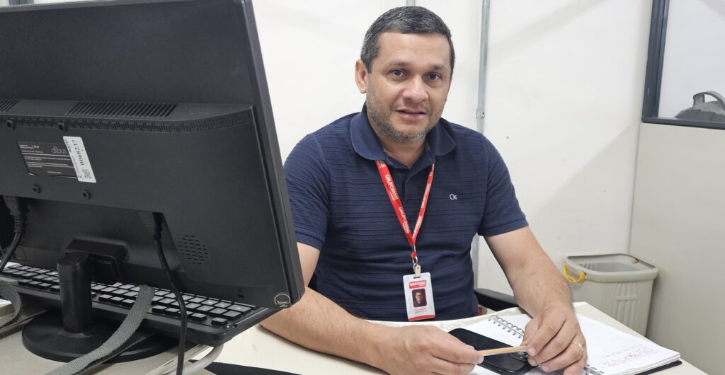 Recrutadores orientam candidatos e destacam cadastro digital na Funsat Recrutadores orientam candidatos e destacam cadastro digital na Funsat
