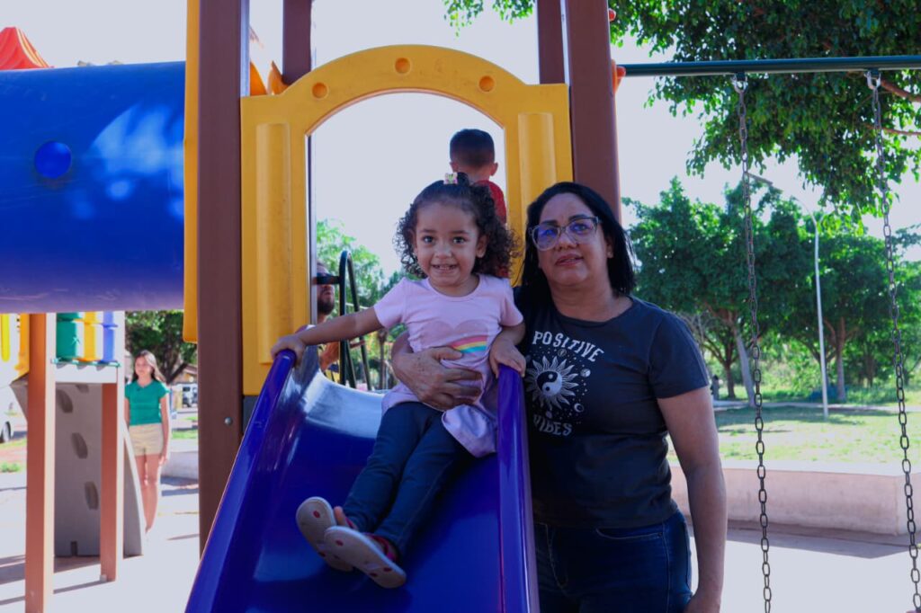 No mês da criança, prefeitura entrega mais um playground em parceria com o MPT No mês da criança, prefeitura entrega mais um playground em parceria com o MPT