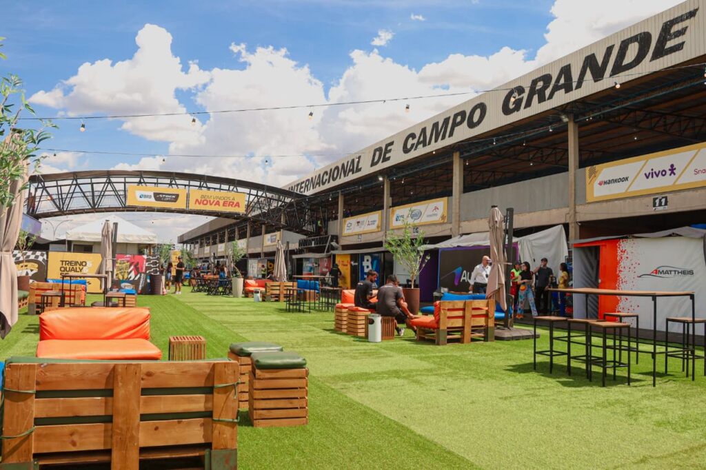 Chuva, velocidade e emoção: o retorno da Stock Car acelera os corações em Campo Grande Chuva, velocidade e emoção: o retorno da Stock Car acelera os corações em Campo Grande