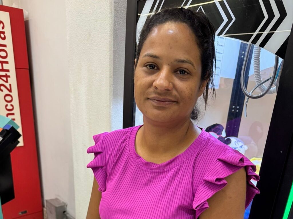 Sonho da casa própria leva dezenas de famílias à EMHA no primeiro dia de inscrição Sonho da casa própria leva dezenas de famílias à EMHA no primeiro dia de inscrição