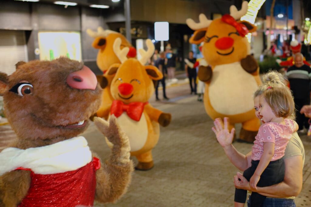 Parada Natalina encerra temporada com mais de 5 mil pessoas no Centro