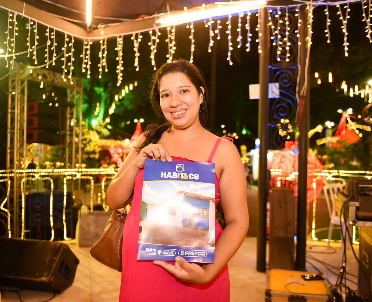 Prefeitura apoia PCDs e mulheres vítimas com Recomeçar Moradia no Natal dos Sonhos