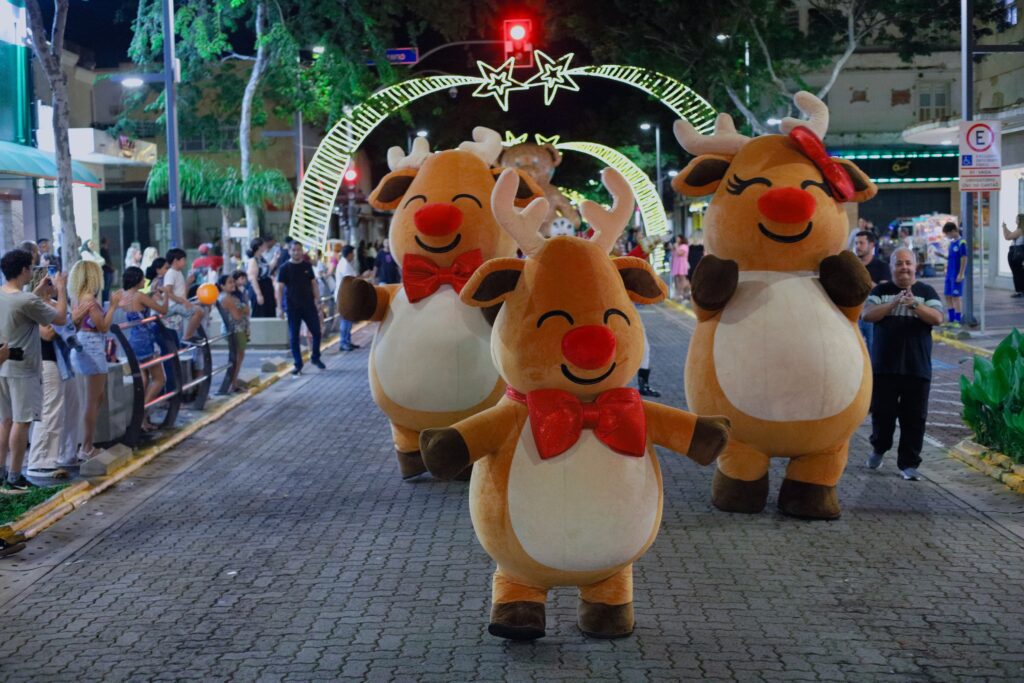 Parada Natalina encerra temporada com mais de 5 mil pessoas no Centro