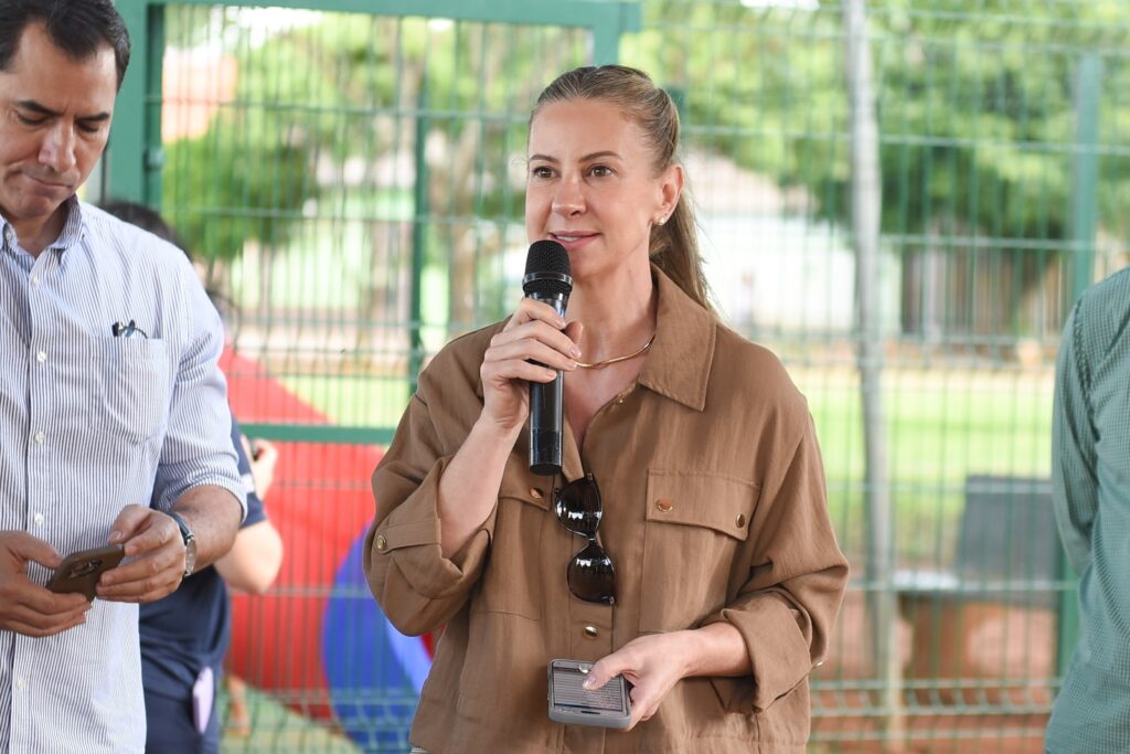 Mais um espaço para brincar: Coophavilla II recebe 11º parquinho entregue pela Prefeitura Mais um espaço para brincar: Coophavilla II recebe 11º parquinho entregue pela Prefeitura