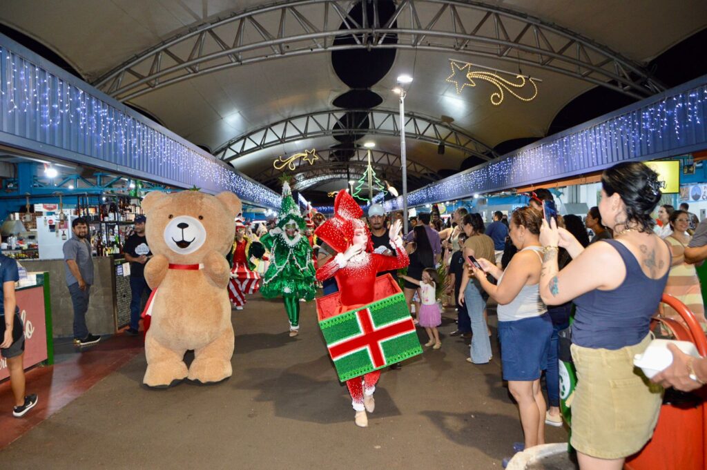 Parada Natalina encerra temporada com mais de 5 mil pessoas no Centro