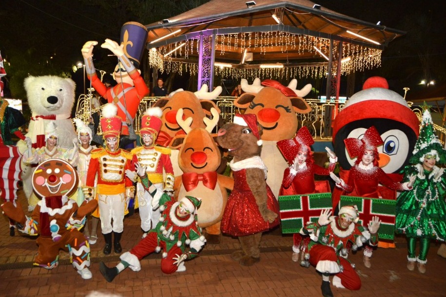 Parada Natalina encerra temporada com mais de 5 mil pessoas no Centro