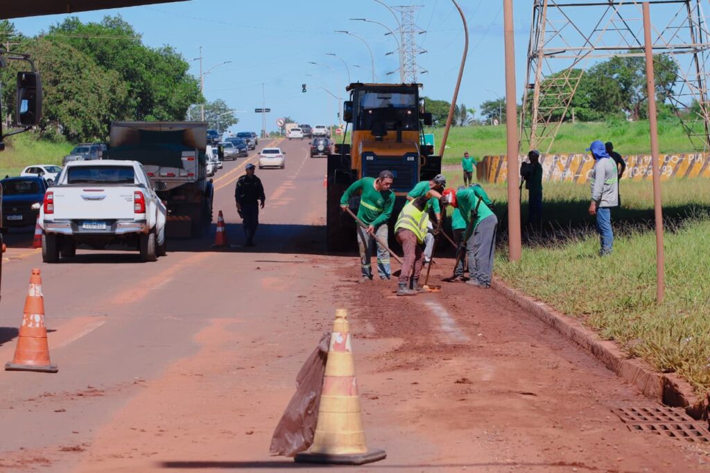 PrefCG mobiliza frentes de trabalho após chuva intensa PrefCG mobiliza frentes de trabalho após chuva intensa