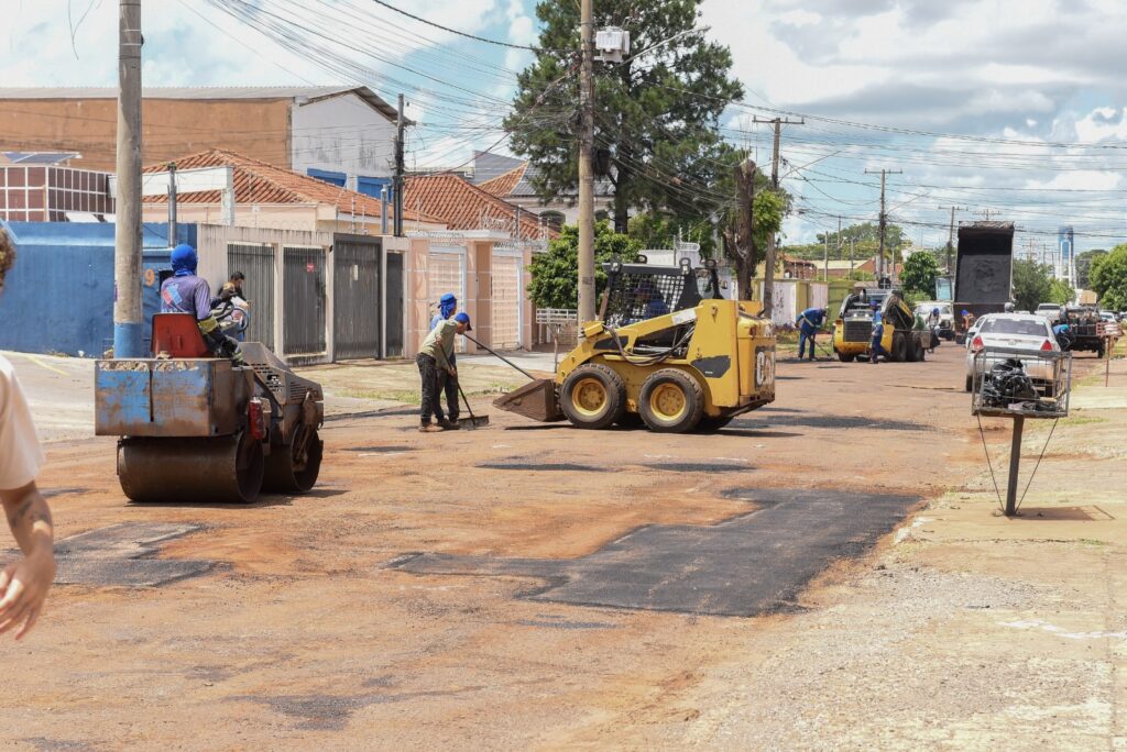 Força-tarefa tapa mais de 34 mil buracos na Capital em apenas um mês Força-tarefa tapa mais de 34 mil buracos na Capital em apenas um mês