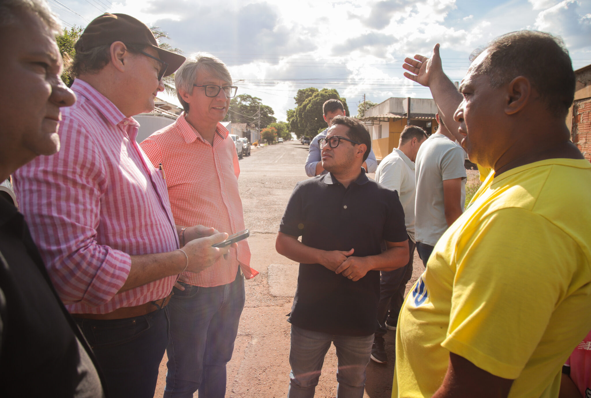 PrefCG passa em bairros da capital escuta e atende pedido de moradores