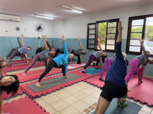 Aulas gratuitas de yoga promovem bem-estar à população