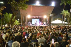 Noite da Seresta acontece nesta sexta-feira (21) na Praça do Rádio