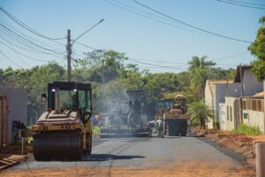 ViraCG Infraestrutura: Moradores comemoram chegada de asfalto no Jd. Oliveira