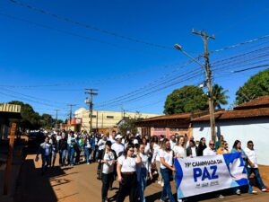 Caminhada da Paz reúne quase duas mil pessoas em Campo Grande
