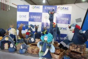FAC promove curso de artesanato com foco em sustentabilidade e geração de renda