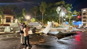 Capital decreta situação de emergência após ventos de 100 km/h   