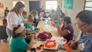 Cras Estrela Dalva transforma cadeiras em atividade de convivência