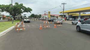 Obras alteram rotina de trânsito na Gunter Hans