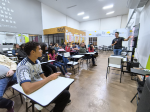 Sejuv oferece cursos gratuitos de Cílios Tufinhos e Inteligência Artificial