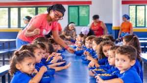 Agricultura familiar abastece refeições de 207 escolas 