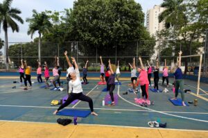 Semadi promove aula de yoga para servidores municipais