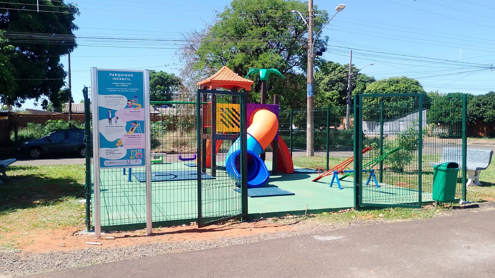 Novos playgrounds levam lazer e segurança para crianças nos bairros