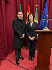 Capital participa de imersão internacional sobre inovação e gestão educacional na China