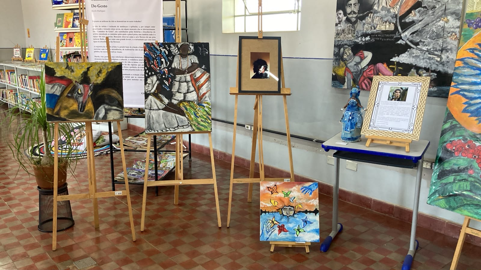 Exposição gratuita valoriza cultura brasileira na Biblioteca Municipal