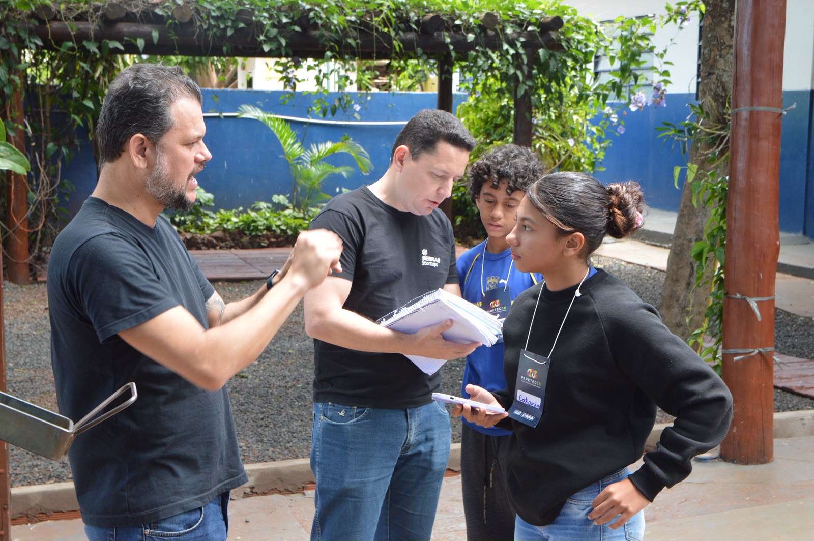 Hackathon desafia alunos a criar soluções para horta escolar em Rochedinho